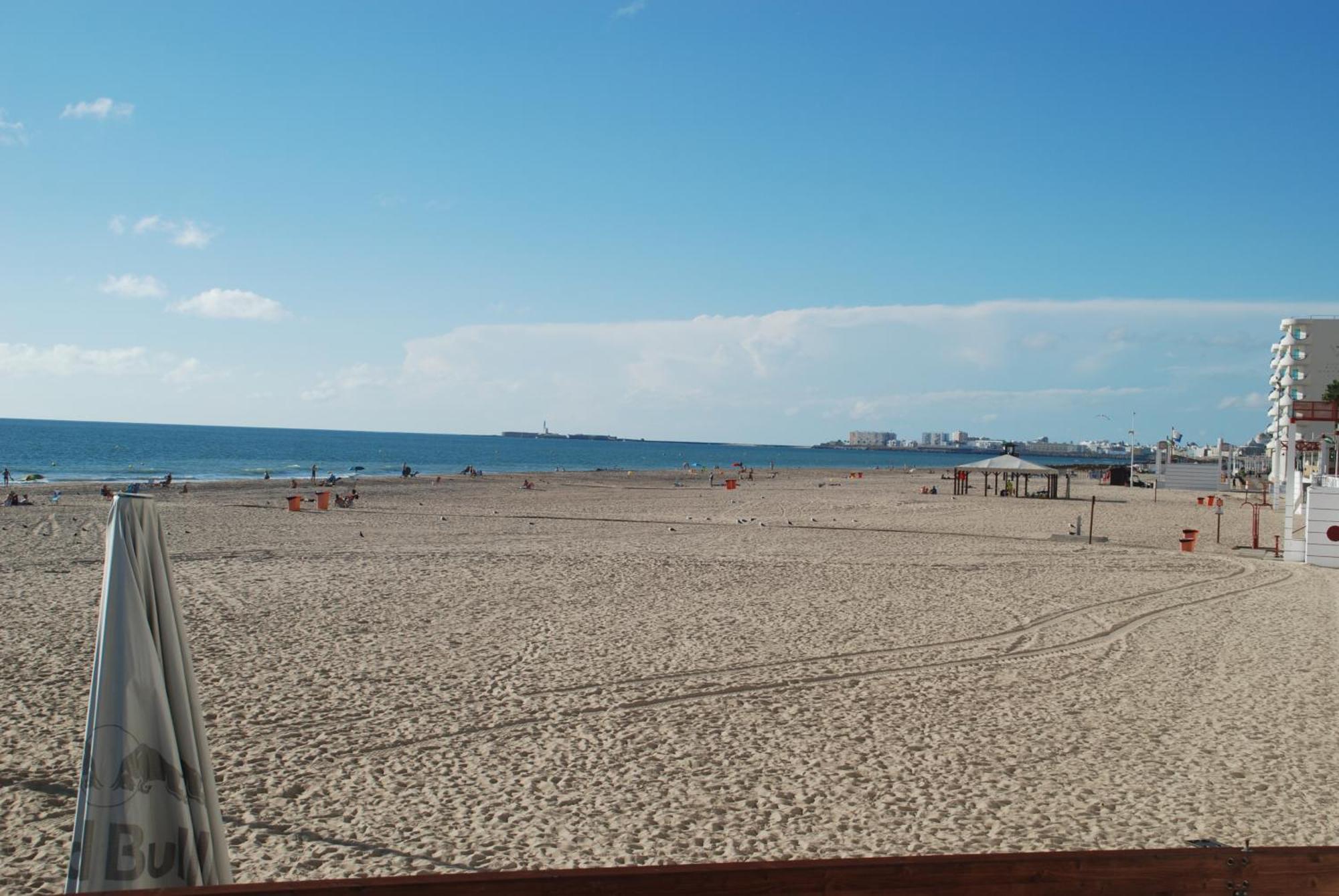 Brisas Estadio Playa Victoria Cadiz Ngoại thất bức ảnh