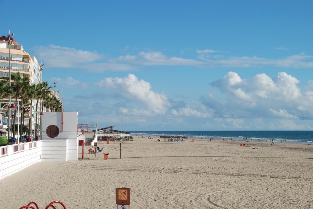Brisas Estadio Playa Victoria Cadiz Ngoại thất bức ảnh